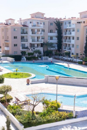 Elysia Park pool view apartment